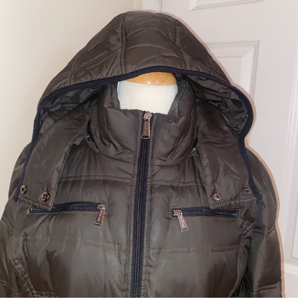 MICHAEL KORS Women’s Green/Brown Down Fill Full Zip Hooded Puffer - Picture 3 of 6